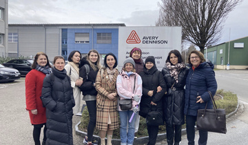 Anlässlich des Frauentags und auf Einladung von Avery Dennison absolvierten zehn Ukrainerinnen ein Bewerbungsgesprächs-Training