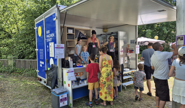 Der Quartierbulli stand beim 40-Jahr-Jubiläum der Ludothek Kreuzlingen im Einsatz. Der Quartierbulli stand beim 40-Jahr-Jubiläum der Ludothek Kreuzlingen im Einsatz.