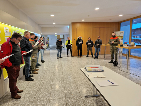 Die Mitglieder des Regionalen Führungsstabes besichtigen den Notfalltreffpunkt am Arenenberg. RFS Notfalltreffpunkt