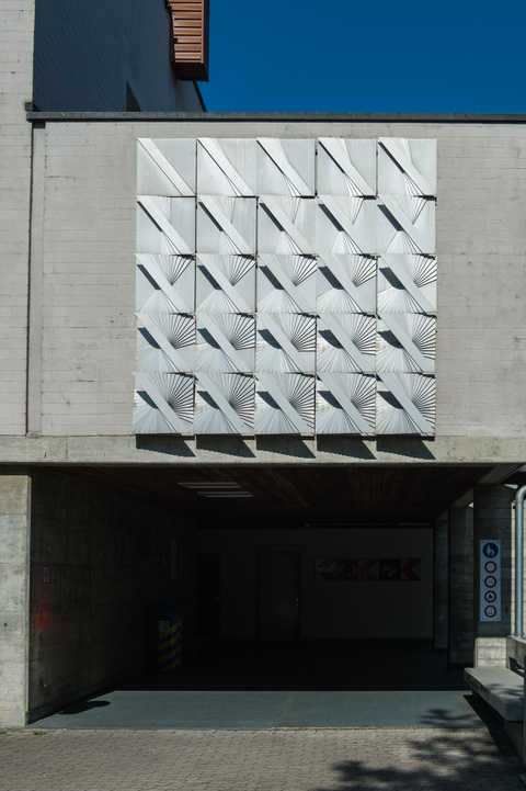 Aluminiumrelief, Marcello Morandini, "Kunstweg -Mathematik und Naturwissenschaft". Kreuzlinger Kunstwege