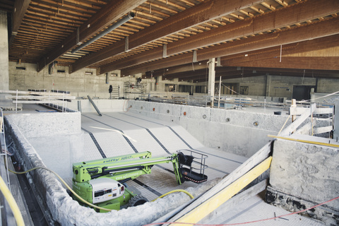 Mit dem Rückbau wird die Basis für die umfassende Sanierung gelegt, um die Gebäudestruktur und -hülle für die Zukunft fit zu machen. Rückbau Thermalbad Egelsee