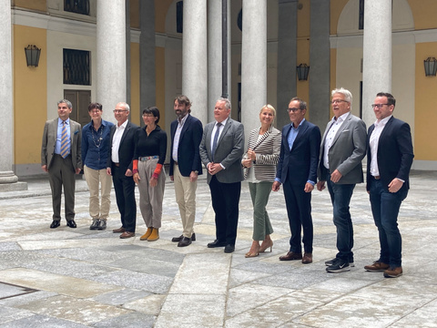 Vereint im Palazzo: Stadtrat Tiziano Galeazzi, Stadträtin Cristina Zanini Barzaghi, Stadtrat Thomas Beringer, Stadträtin Dorena Raggenbass, Stadtpräsident Michele Foletti, Stadtpräsident Thomas Niederberger, Stadträtin Karin Valenzano Rossi, Stadtrat Markus Brüllmann, Stadtrat Ernst Zülle und Stadtschreiber Michael Stahl (v.l.). Stadtrat besucht Regierung in Lugano