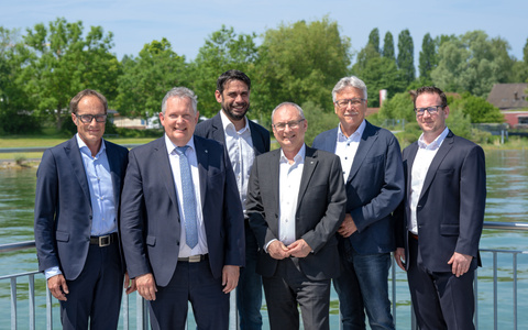 Stadtschreiber Michael Stahl; Stadtrat Thomas Beringer; Vize-Stadtpräsident Ernst Zülle; Stadtpräsident Thomas Niederberger; Stadträtin Dorena Raggenbass und Stadtrat Markus Brüllmann (v.l.). Stadtrat mit Stadtschreiber