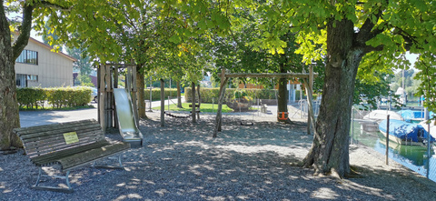 Klein, aber fein: Der Spielplatz am Yachthafen Spielplatz Hafen