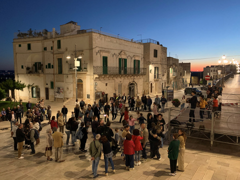 Fest auf der Piazza Garibaldi Fest auf der Piazza Garibaldi