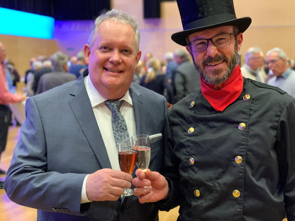 Stadtpr&auml;sident Thomas Niederberger und Gl&uuml;cksbringer Walter Tanner.