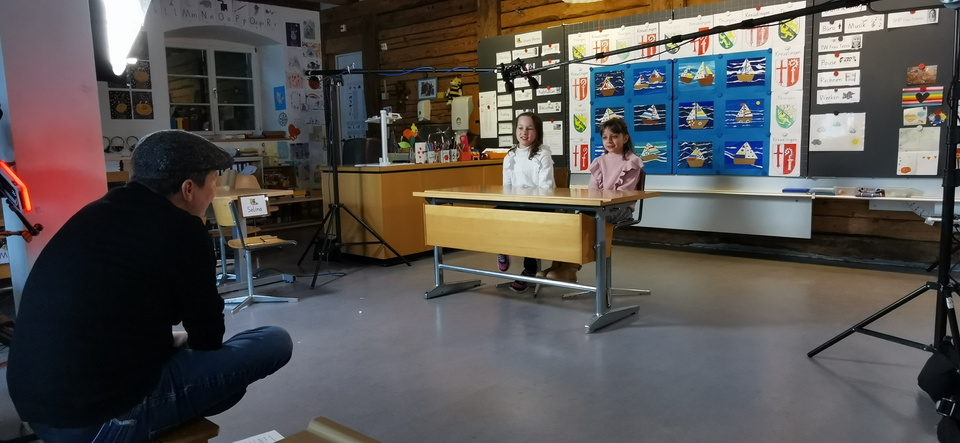 Dreharbeiten für die TV-Sendung SRF bi de Lüt im Schulhaus Rosenegg. SRF im Rosenegg