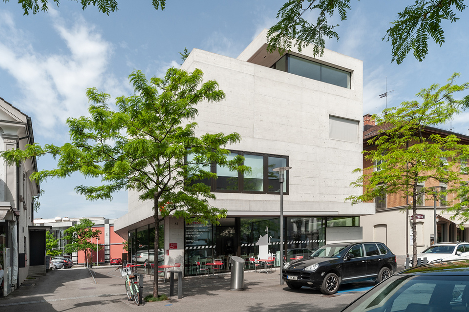DAS TROESCH DAS TROESCH