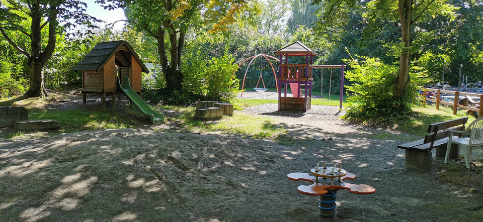 Der versteckte Spielplatz im Gebiet Bleiche beim Campingplatz Spielplatz Bleiche