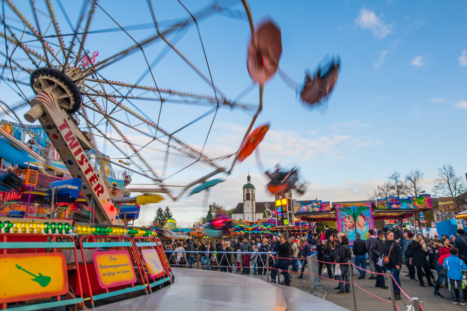 Jahrmarkt Kreuzlingen mit Menschenmenge, Symbolbild Jahrmarkt Kreuzlingen