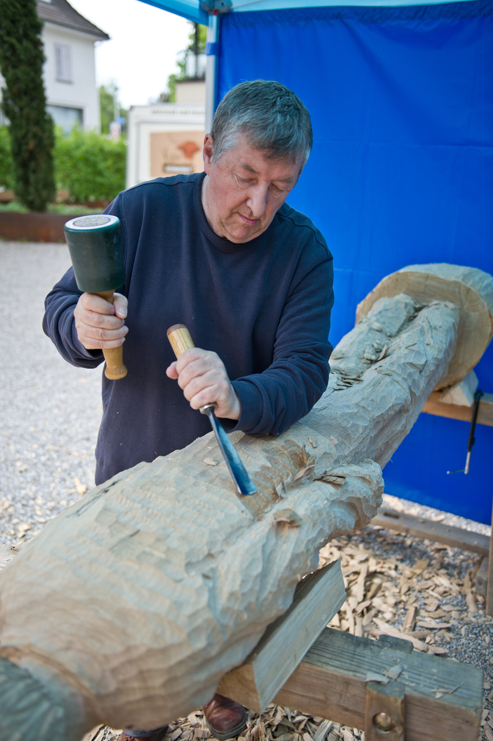 Kreuzlinger "Wächter der Erinnerung", Offenes Atelier 25. April bis 5. Mai 2022, Piazza Cisternino Kreuzlinger "Wächter der Erinnerung"