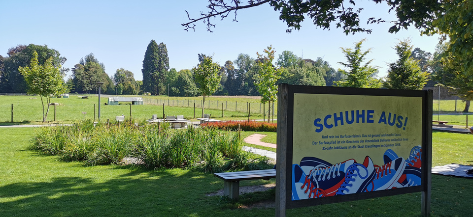 Barfussweg beim Spielplatz im Seeburgpark Spielplatz Seeburgpark